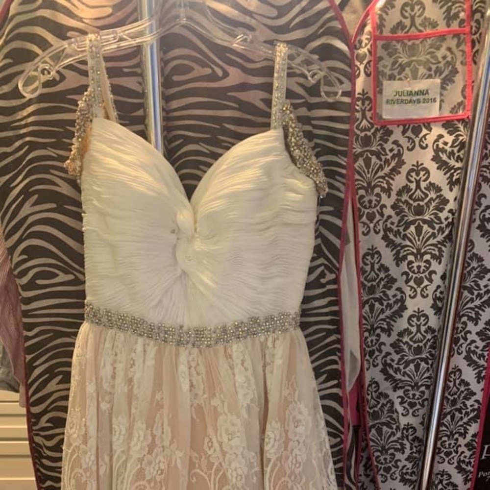 PROM DRESS - Picture 2 of 12